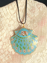 Load image into Gallery viewer, baby blue shell pendant