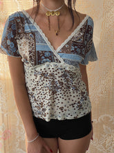 Load image into Gallery viewer, lacy bandana print top (m/l)