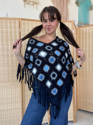 crochet poncho (one size)