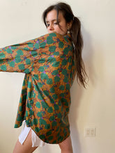 Load image into Gallery viewer, 80s garden silk button down