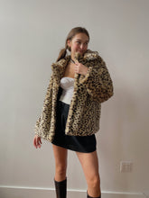 Load image into Gallery viewer, 00s Arabella coat