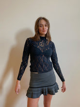Load image into Gallery viewer, 90s onyx lace top