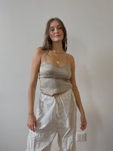 Load image into Gallery viewer, model off duty silk tank