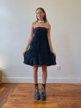 Load image into Gallery viewer, black rose dress