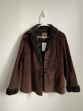 Load image into Gallery viewer, 00s chocolate suede coat